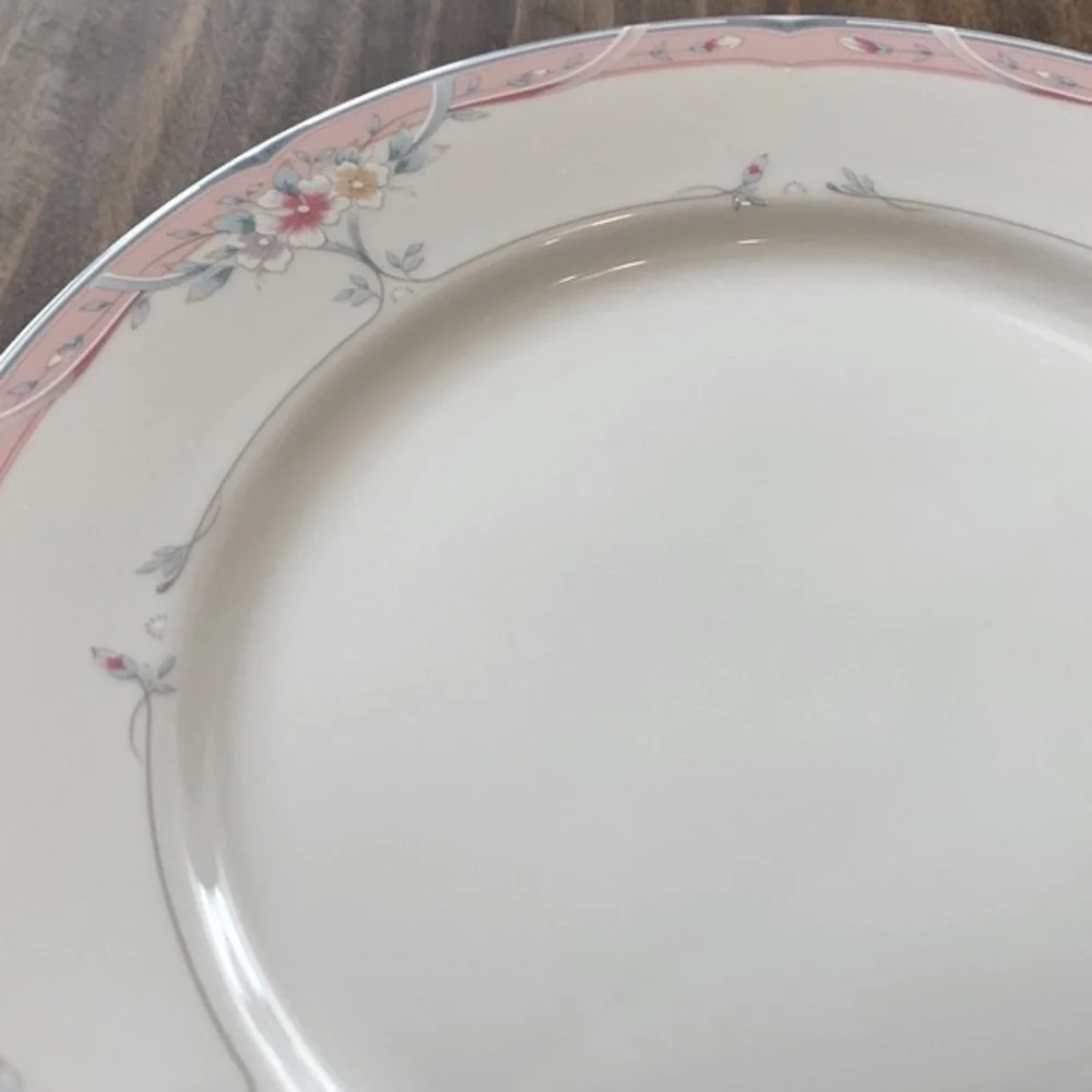 💙LENOX EMILY 4 Salad Plates